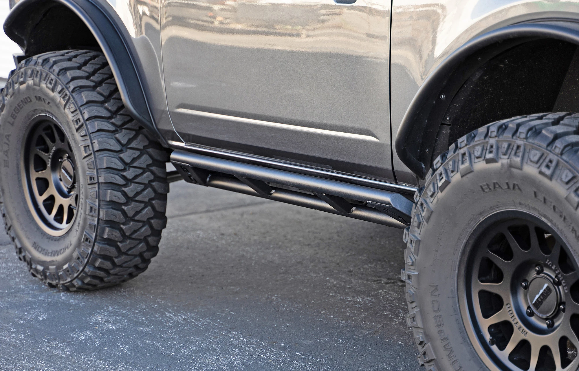 DV8 Offroad SRBR-04 FS-15 Series Rock Sliders for 21-26 Ford Bronco 2-Door